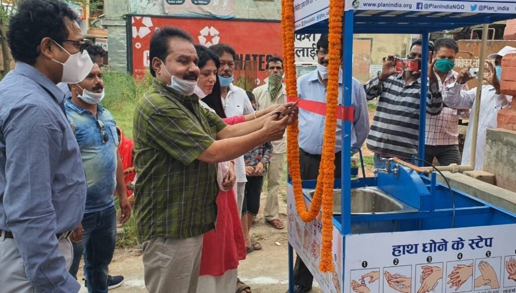 कोरोना से बचाव का एक मात्र तरीका स्वयं की समझदारी-- गुड्डू खान