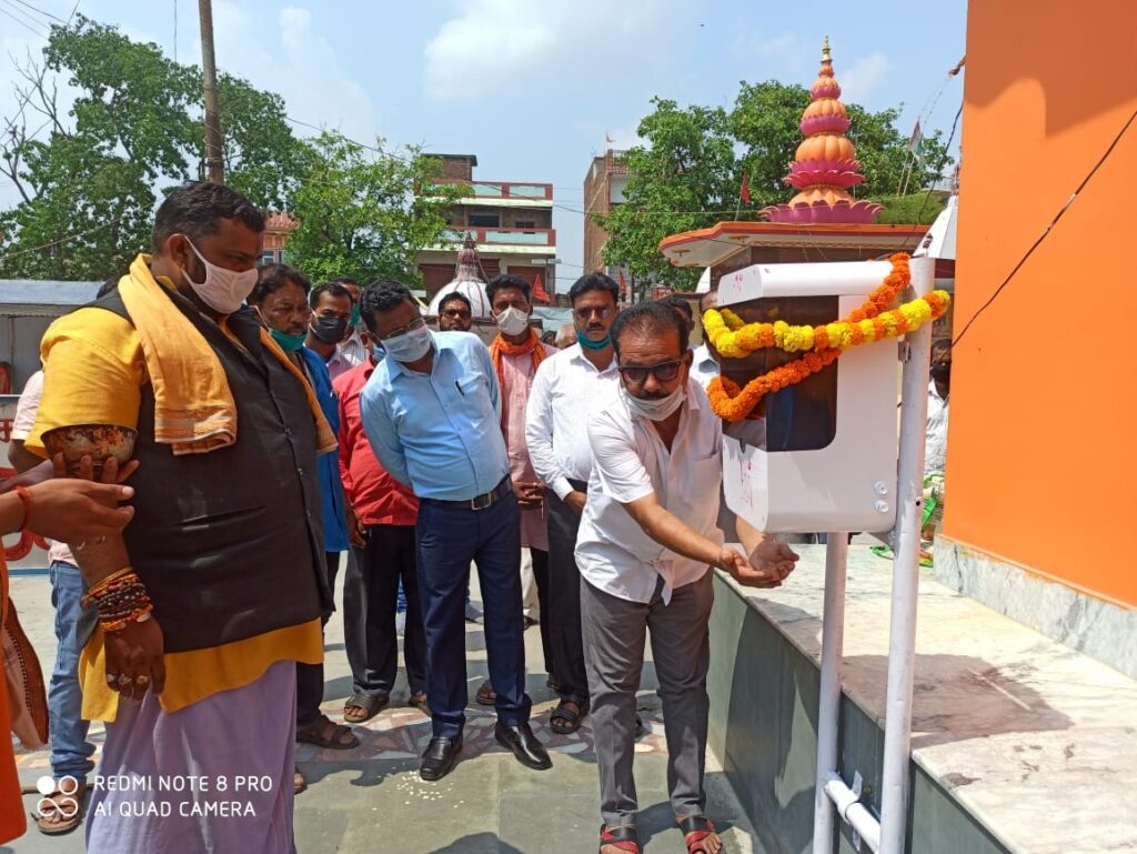 नौतनवा: मंदिर, मस्जिद,चर्च, गुरुद्वारा में चेयरमैन ने टेका माथा मांगी दुआ