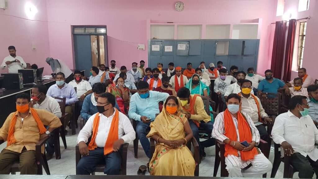 सोनौली नगर पंचायत के मनोनीत सभासदो ने ली शपथ