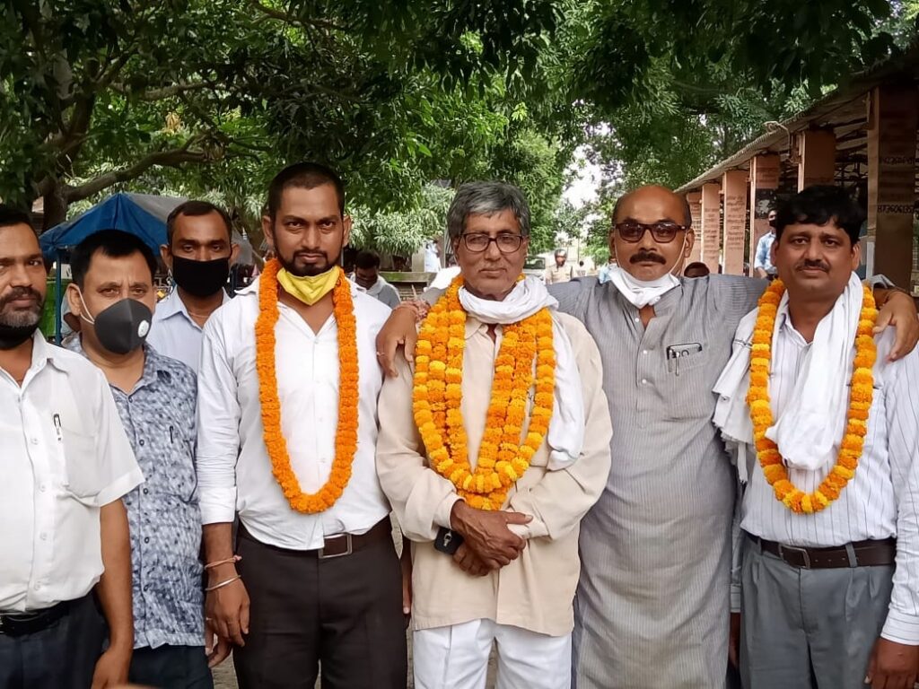 गिरीशचन्द त्रिपाठी रेवन्यू बार एसोसिएशन नौतनवा के अध्यक्ष चुने गये