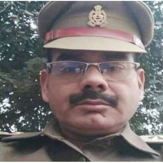 25 हजार का इनामिया पुलिस इंस्पेक्टर बस्ती में गिरफ्तार