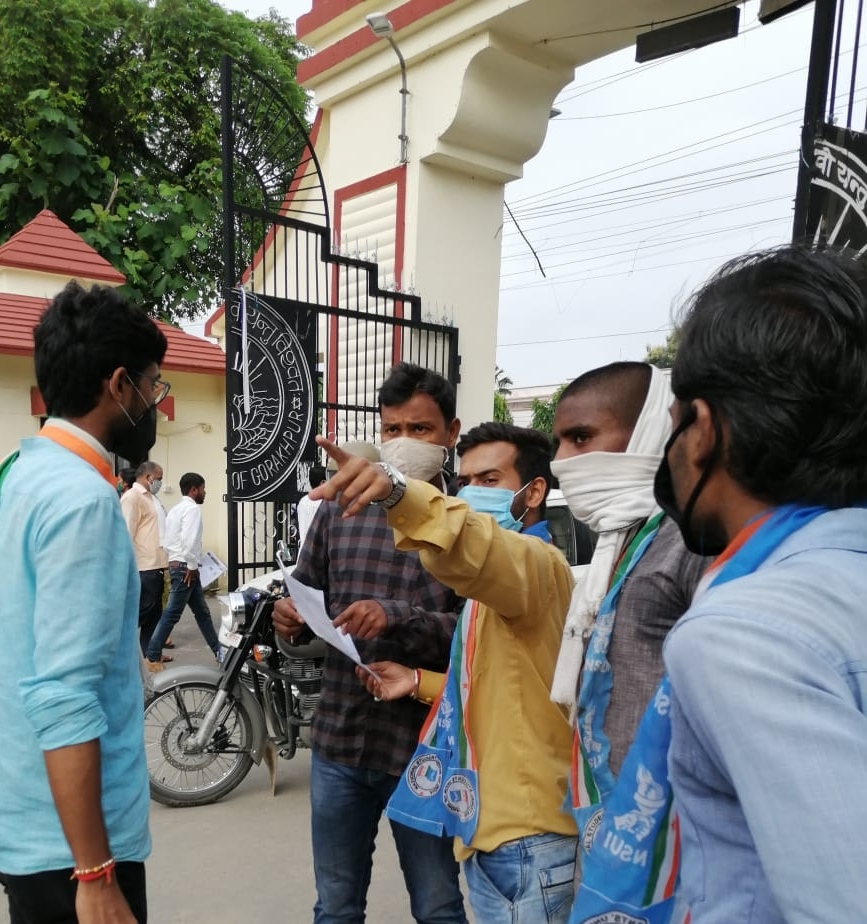 परीक्षा भारी अव्यवस्था के बीच हुआ समपंन्न-- अंशुमान पाठक