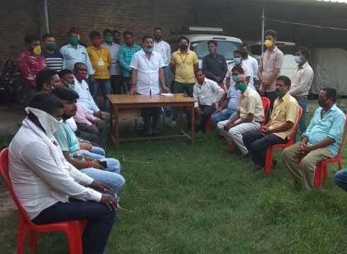 नौतनवा ईओ पर हुए हमले को लेकर सोनौली में बैठक, सुधीर त्रिपाठी ने की कड़ी निंदा।