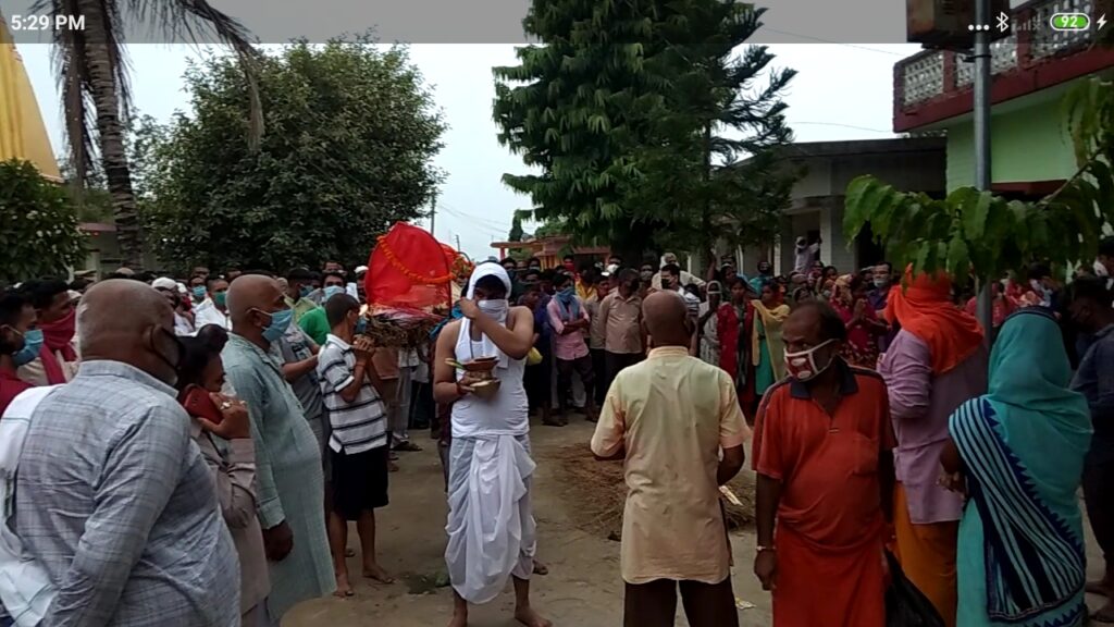 अपने मशीहा सुधीर त्रिपाठी को सबने नम आंखो से दी अंतिम विदाई।