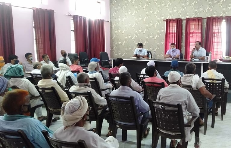 इंट्रीग्रेटेड चेक पोस्ट को लेकर एसडीएम ने किसानों के साथ की बैठक