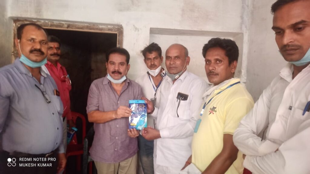 चेयरमैन नौतनवा ने पत्रकारों को दिया कोरोना सुरक्षा कवच