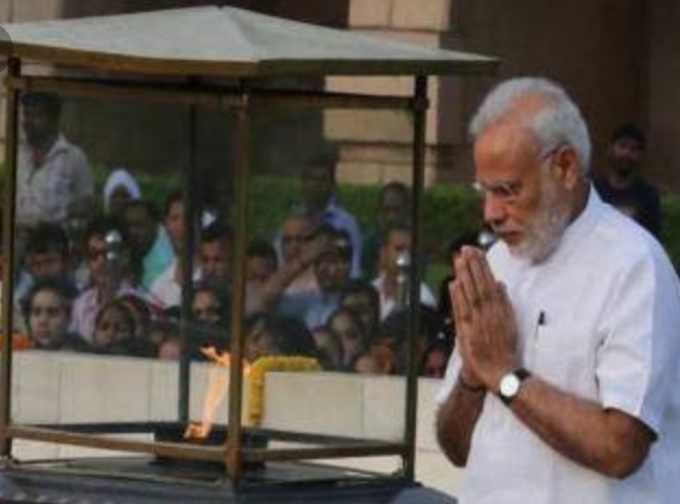 पीएम मोदी ने दी बापू को श्रद्धाजंलि, कहे - न भूले उनके आदर्श