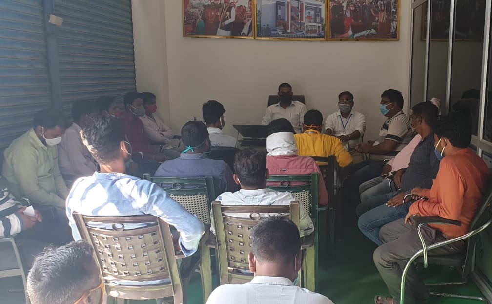 सोनौली नगर पंचायत के कर्मचारियो के कसे पेंच,शिकायत मिली तो खैर नहीं--शिवम त्रिपाठी