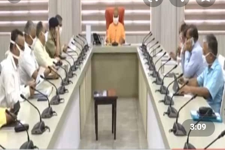 यूपी: सीएम योगी ने किया सभी थानों में महिला डेस्क का शुभारंभ