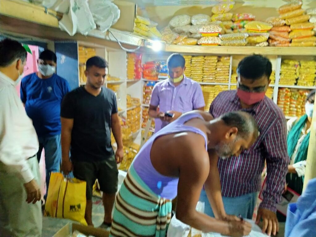 नौतनवा: मुख्य खाद्य सुरक्षा अधिकारी ने 07 दुकानों से लिए सैंपल ---एसडीएम