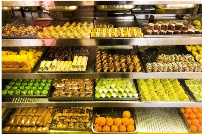 मिठाई के दुकानदारों को भी अब कराना होगा रजिस्ट्रेशन