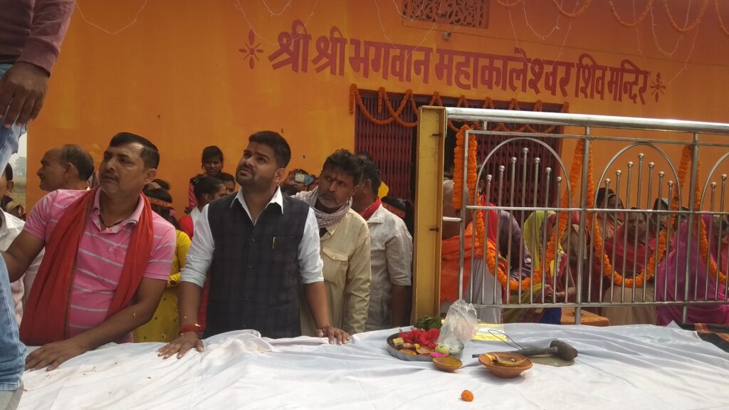 सोनौली: माता चंचाई मंदिर में मां दुर्गा की मूर्ति स्थापित, प्राण प्रतिष्ठा कार्यक्रम संपन्न