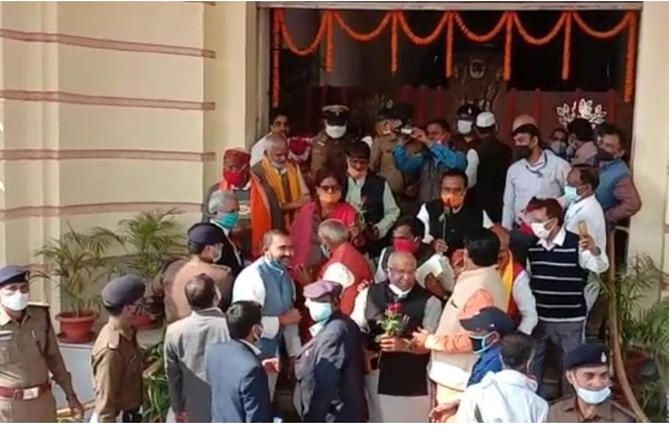 बिहार : नितीश सरकार के खिलाफ कांग्रेस ने किया जमकर नारेबाजी