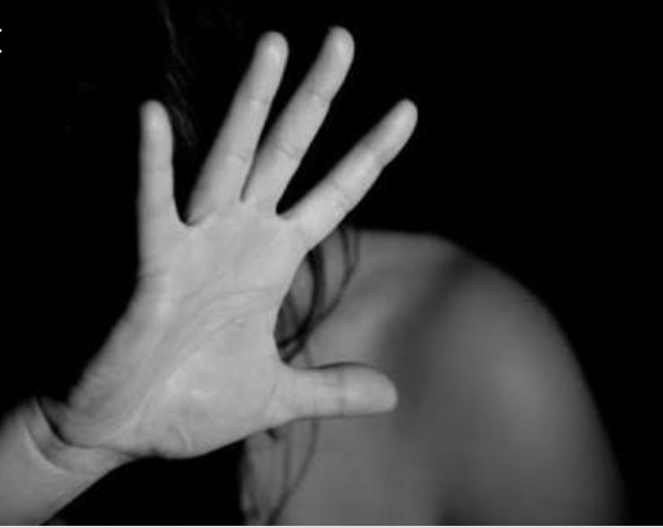 सिपाहियों ने महिला का किया यौन शोषण, मां ने एसएसपी से की शिकायत