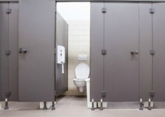 कोरोना संक्रमण : मरीज के साथ सेक्स के लिए नर्स ने उतारी PPE