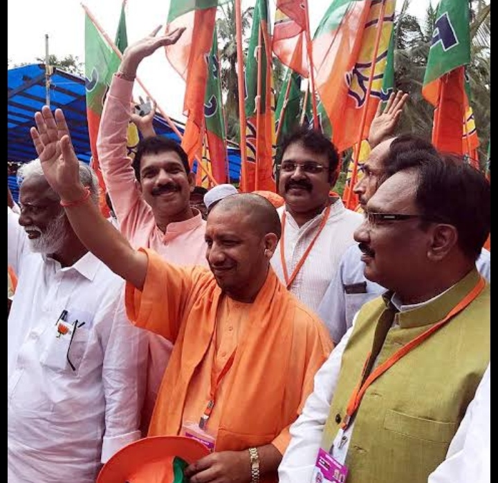 यूपी सीएम योगी पहुंचे केरल ,जनसभा को किए संबोधित