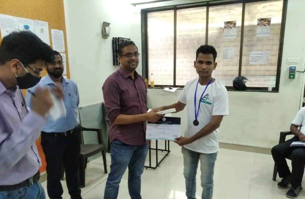 मुंबई : एवरेस्ट फ्लीट कम्पनी ने चालको को किया सम्मानित 