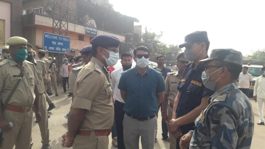 अपर पुलिस महानिदेशक पहुंचे सोनौली बार्डर, लिया जायजा