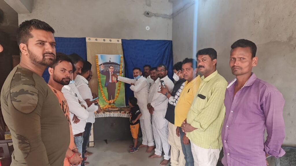 सोनौली में सपाइयो ने मनाया बाबा साहब की जयंती