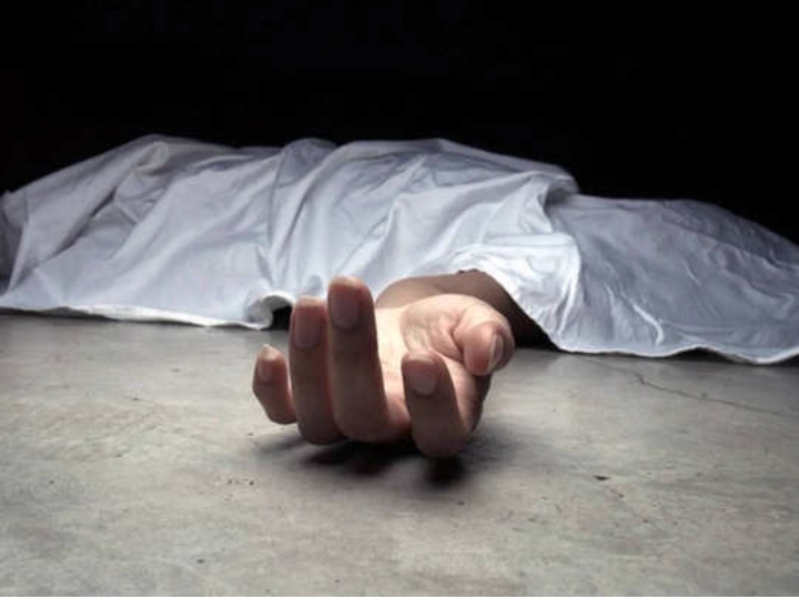 कोरोना संक्रमित की मौत के सदमे मे परिवार के तीन लोगो ने कर ली आत्महत्या