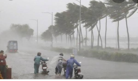 चक्रवाती तूफान टाक्टे: ऊ०प्र०, दिल्ली, समेत देश के कई राज्यों में बारिश-आंधी का अलर्ट