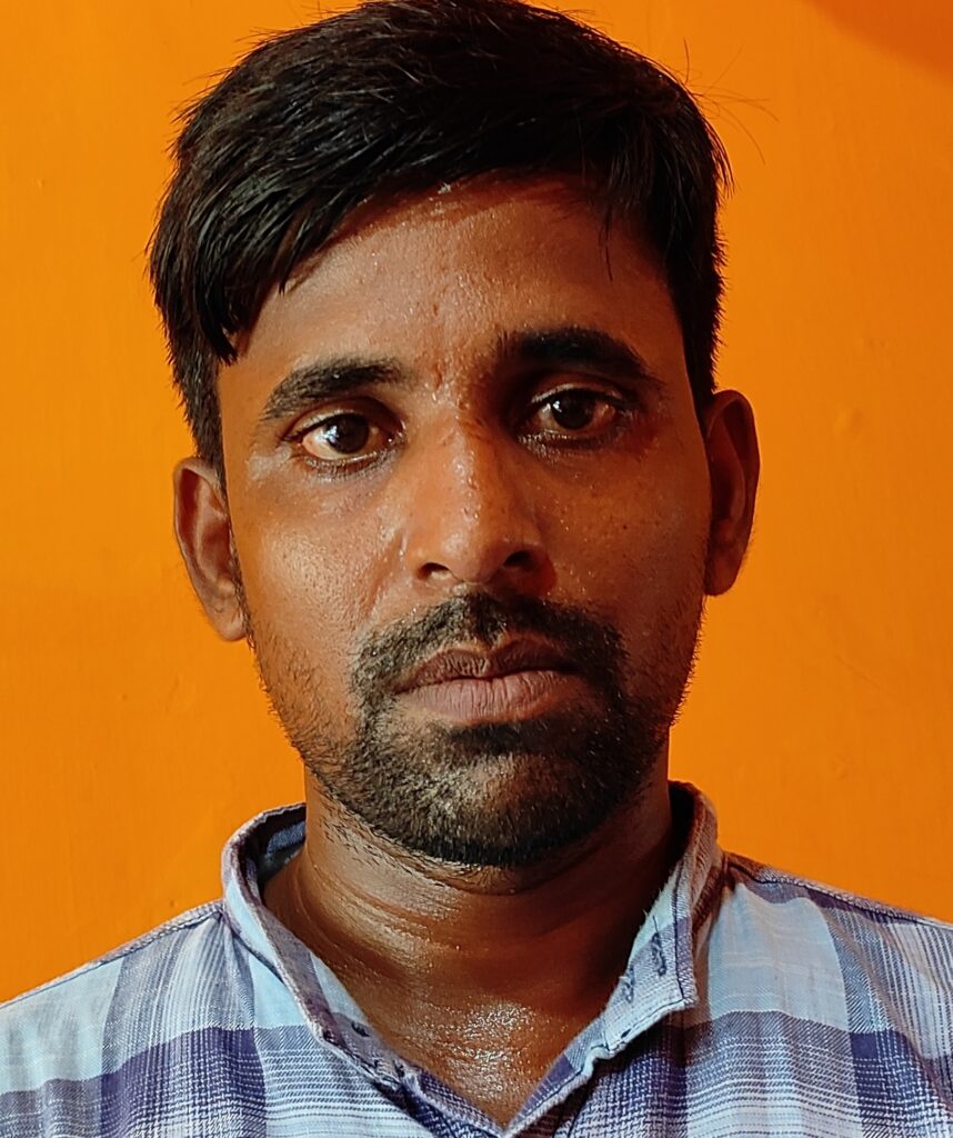 नौतनवा- पत्नी और बच्चों की तलाश में भटक रहा पति, पुलिस से लगाई गुहार