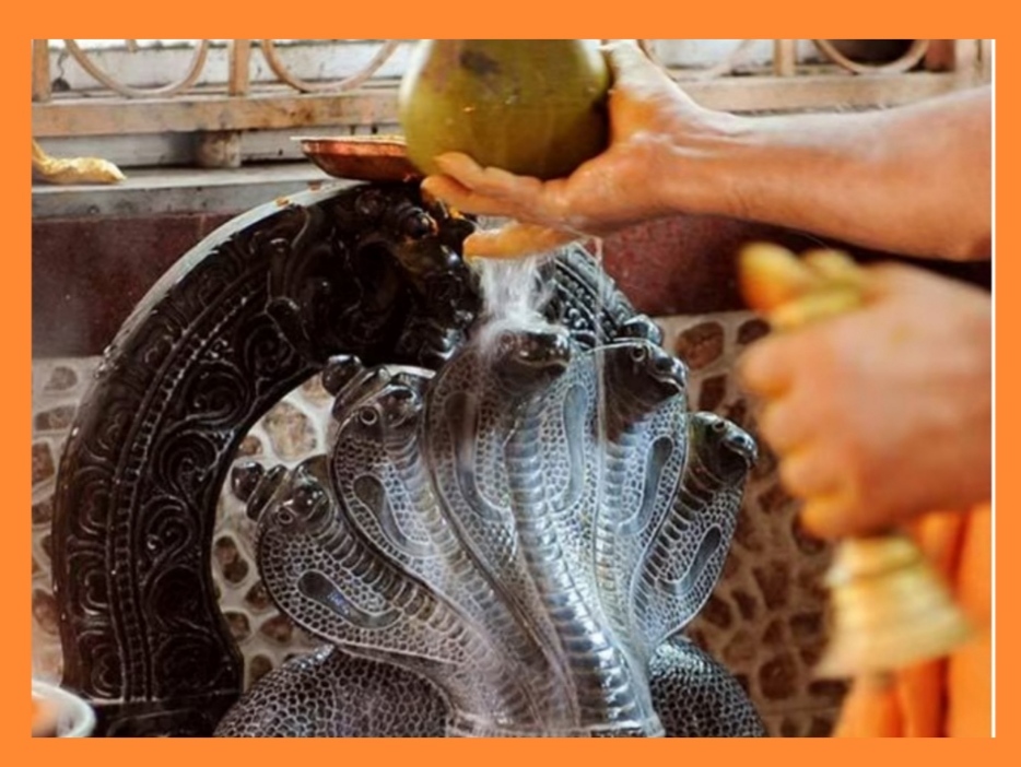 नाग पंचमी: घर पर करें नाग देवता की पूजा और जानें मुहूर्त