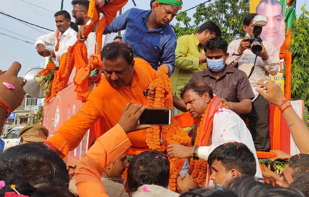 नौतनवा मे वित्त राज्य मंत्री का हुआ ऐतिहासिक स्वागत,बरसाए गए पुष्प