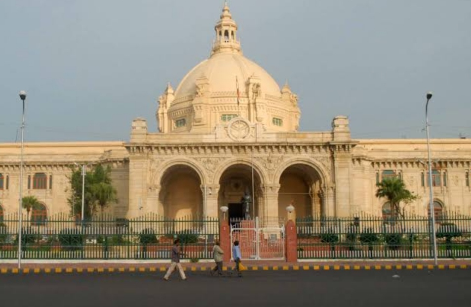 उ०प्र०-हंगामे के बीच अनुपूरक बजट पेश