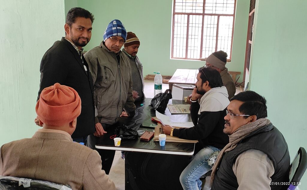 गहमागहमी के बीच नौतनवा तहसील में अधिवक्ताओं का मतदान जारी