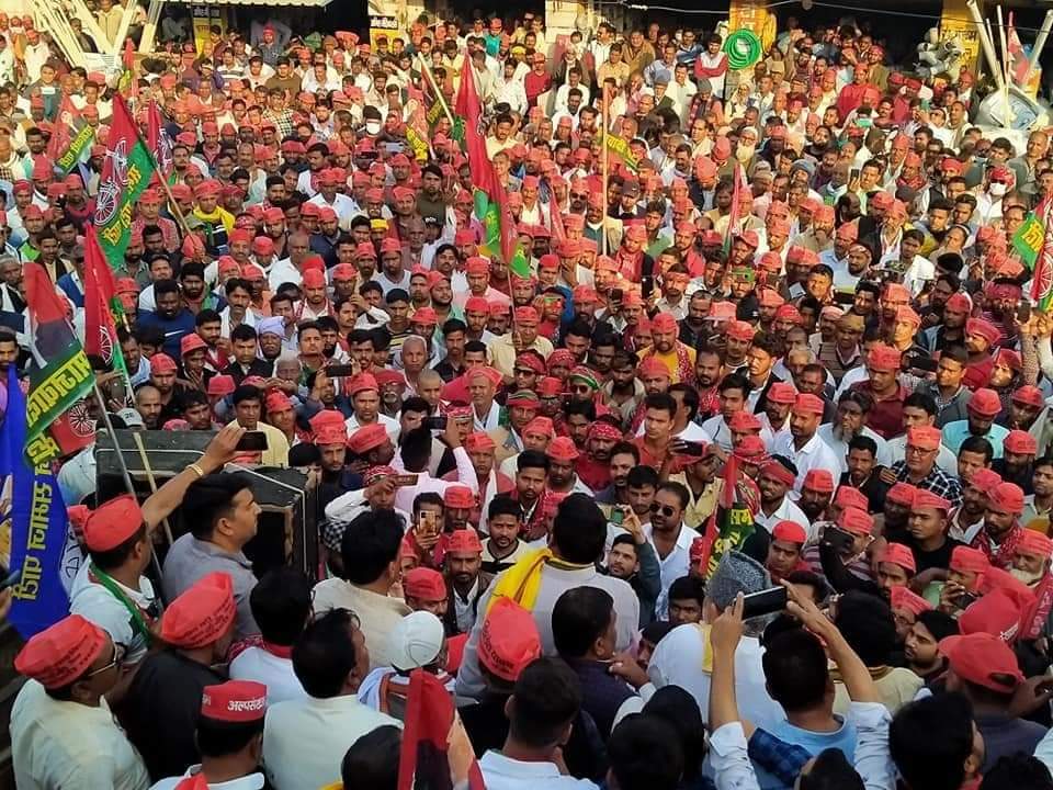 नौतनवां की चुनावी जनसभा में, सपा, बसपा, भाजपा ने दिखाई ताकत