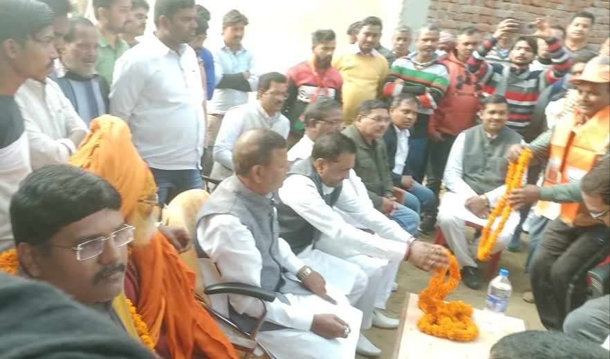 नौतनवा विधानसभा में ऋषि त्रिपाठी नहीं योगी और मोदी लड़ रहे चुनाव-- पंकज चौधरी