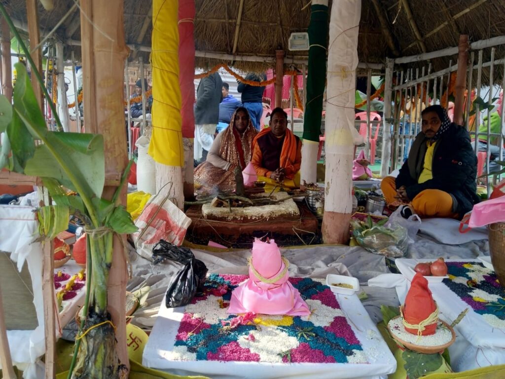 पुरंदरपुर- सोहरवलिया गांव में प्राण प्रतिष्ठा एवं दुसरे दिन भी चला महायज्ञ