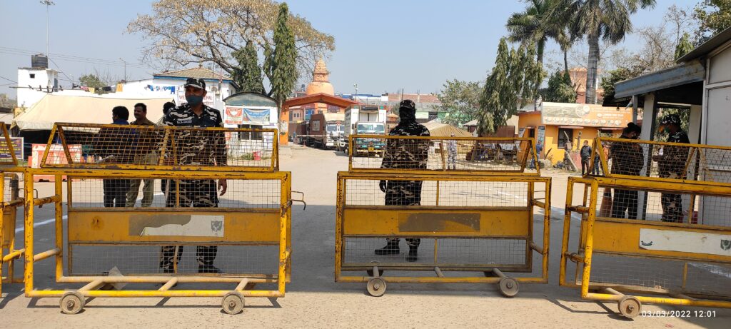 सोनौली बॉर्डर पूरी तरह से सील, भारत और नेपाल के दोनों देशों में फंसे नागरिक,परेशान