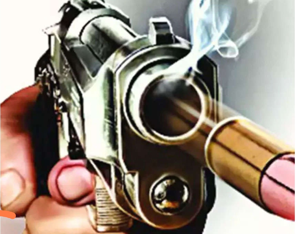 दिनदहाड़े व्यापारी की गोली मारकर हत्या, गुस्साए लोगों ने लगाया जाम