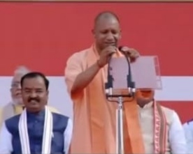 योगी आदित्यनाथ ने ली मुख्यमंत्री पद की शपथ