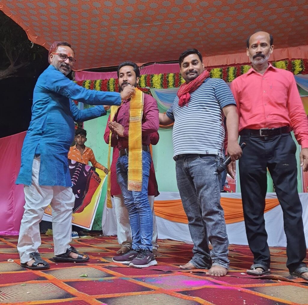 टिकुलहियां माता मन्दिर का नौवां स्थापना --नन्ही प्रतिभाओं ने किया प्रदर्शन