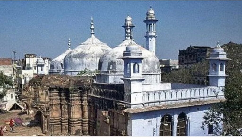 भारी पुलिस फोर्स तैनात,ज्ञानवापी मस्जिद का सर्वे शुरू