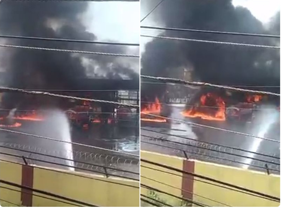 सोनौली बॉर्डर- भलुवारी के तेल डिपो में तेल खाली कर रहे 2 टैंकरों में लगी भीषण आग