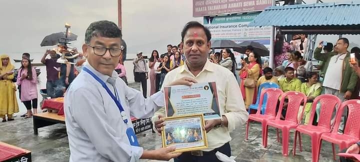 नेपाल : पोखरा में सम्मानित किए गए नौतनवा के समाजसेवी नंदलाल जायसवाल