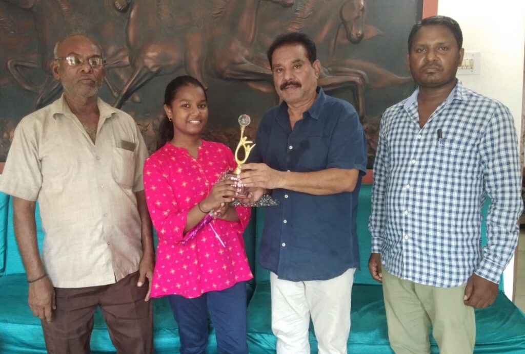 काव्या शर्मा ने नौतनवा का बढाया मान, सोनौली और नौतनवा के लोगो ने दी बधाई