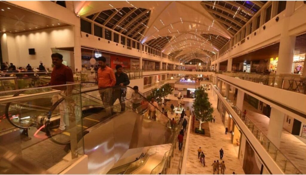 अधिकारी छोटी छोटी घटनाओं को लेकर रहे सतर्क -- योगी सीएम