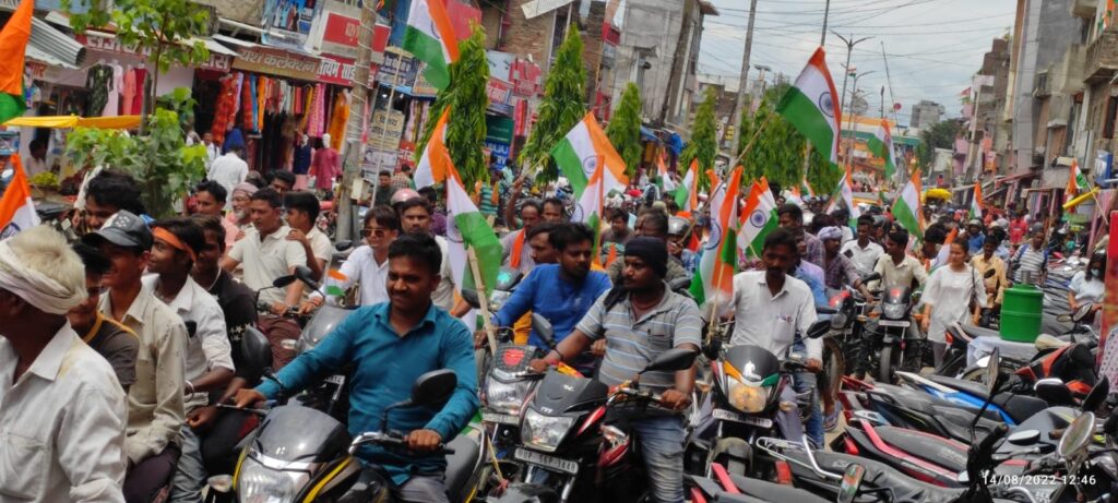 तिरंगा रैली ने तोड़े अबतक के सारे रिकॉर्ड,उमड़ा जनसैलाब,4 किमी तक लगी लंबी लाइन