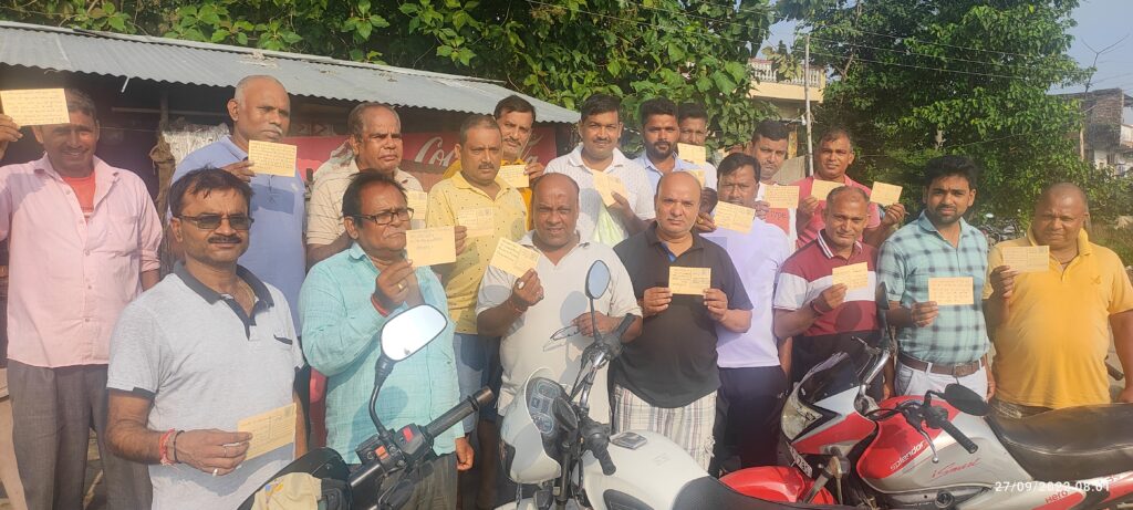 प्रधानमंत्री को नौतनवा से 2,000 लोग अपने दिल की बात लिख भेज रहे बधाई