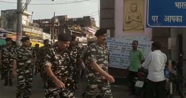 एसएसबी डीआईजी पहुंचे सोनौली बॉर्डर, सीमा की चौकसी का लिया जायजा