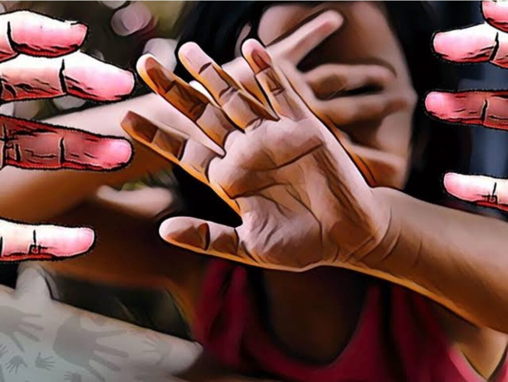 गोरखपुर : पिता दो बेटियों के साथ फंदे से लटककर कर ली खुदकुशी