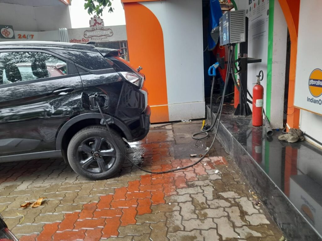 मुंबई की सड़कों पर तेजी से बढ़ रही है इलेक्ट्रिक वाहनों की संख्या 