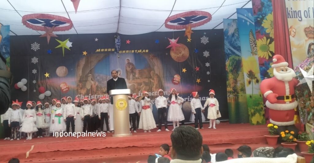 क्राइस्ट द किंग स्कूल नौतनवा में बच्चों ने धूमधाम से मनाया क्रिसमस पर्व