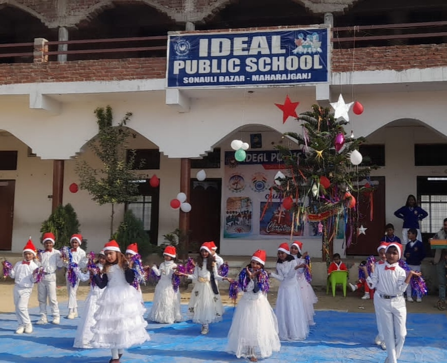 सोनौली: आइडियल पब्लिक स्कूल के बच्चों ने हर्षोल्लास के साथ मनाया मैरी क्रिसमस