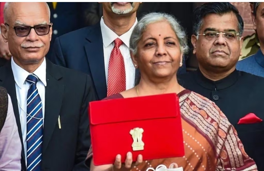 आम बजट 2023: व्यापारी और सैलरी बेस कर्मचारियों को मिली बड़ी सौगात